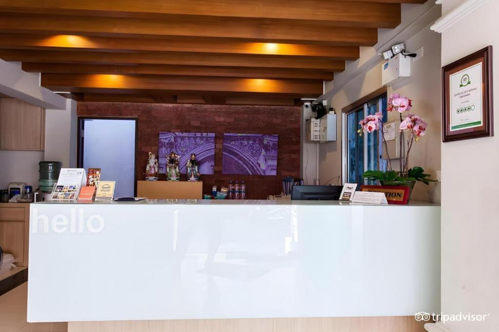 Chinotel Phuket Buitenkant foto