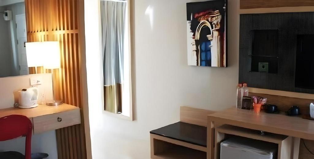 Chinotel Phuket Buitenkant foto