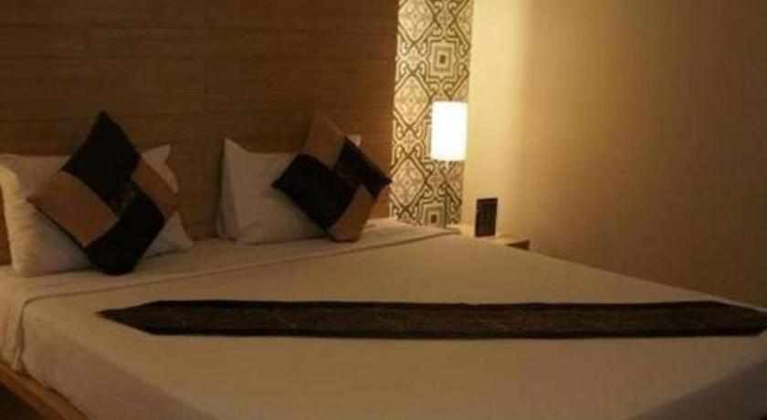 Chinotel Phuket Buitenkant foto
