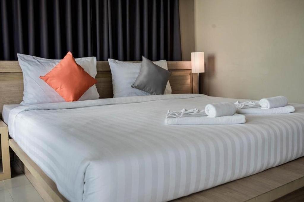 Chinotel Phuket Buitenkant foto