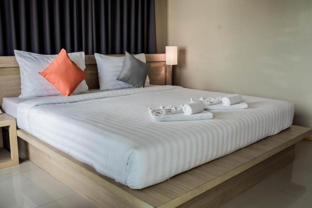 Chinotel Phuket Buitenkant foto