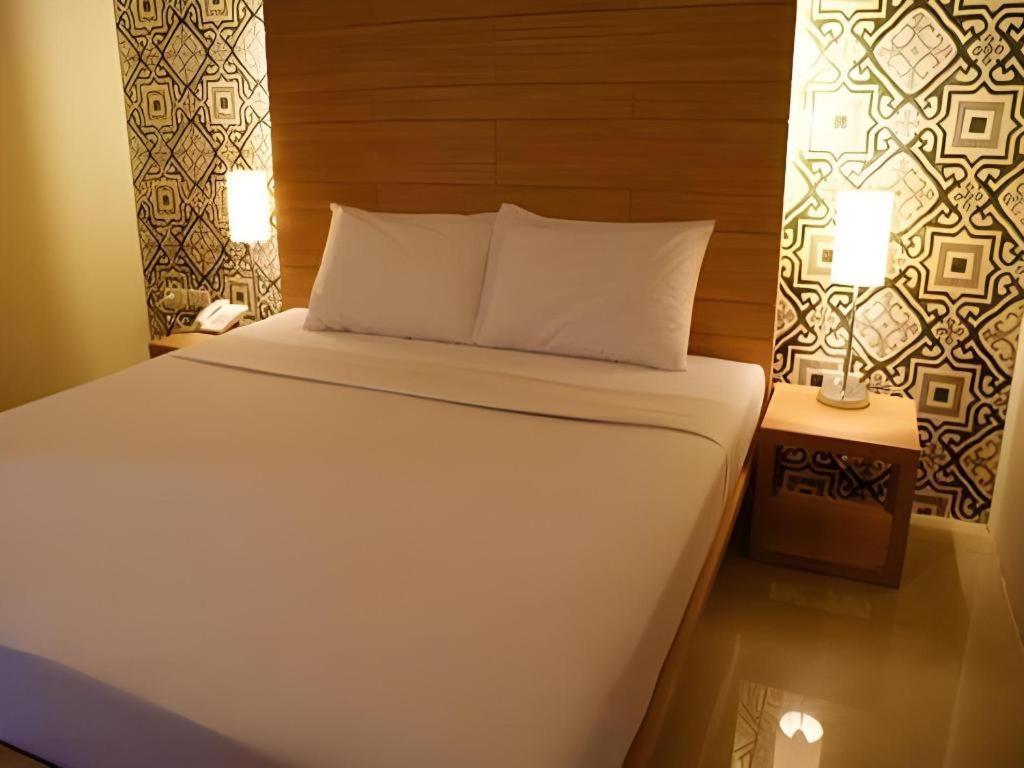 Chinotel Phuket Buitenkant foto