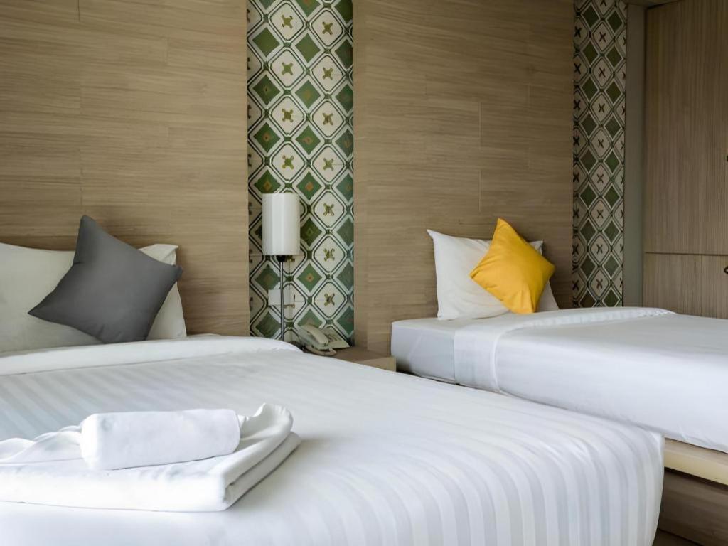 Chinotel Phuket Buitenkant foto
