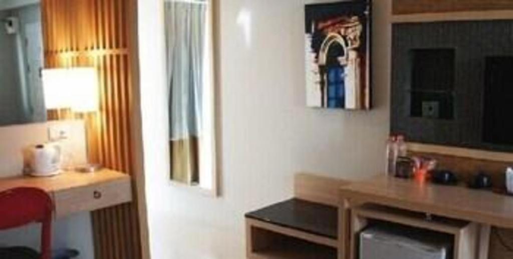 Chinotel Phuket Buitenkant foto