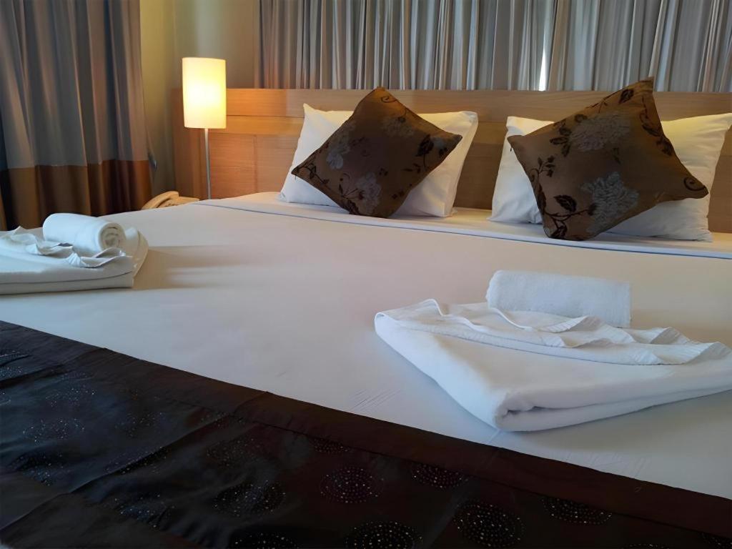 Chinotel Phuket Buitenkant foto