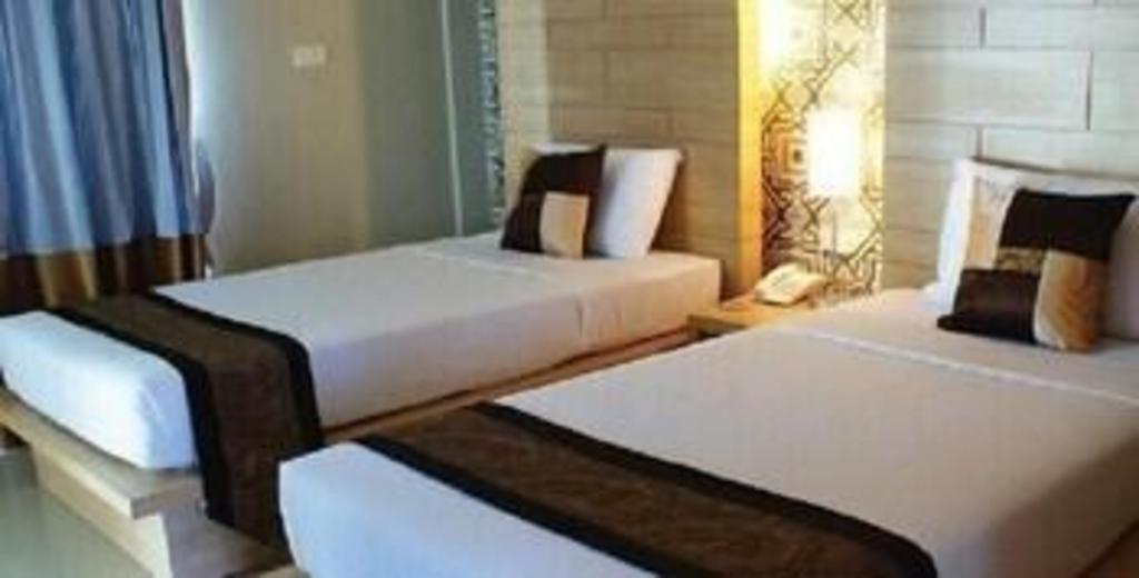 Chinotel Phuket Buitenkant foto