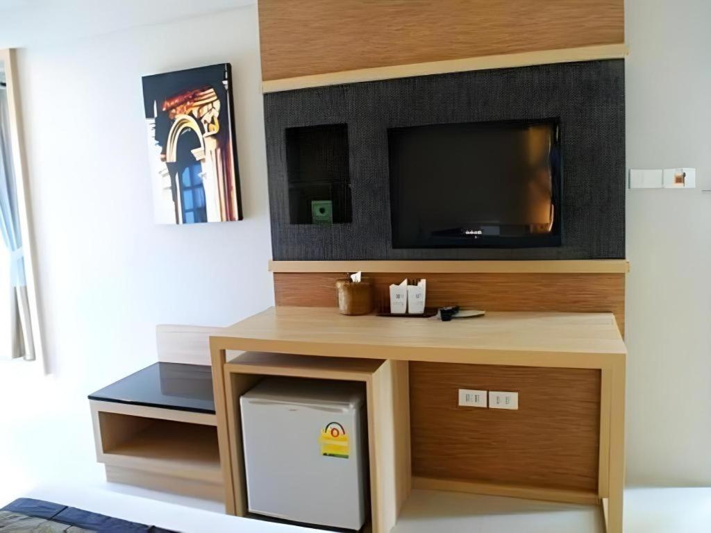 Chinotel Phuket Buitenkant foto
