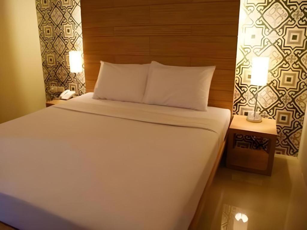 Chinotel Phuket Buitenkant foto