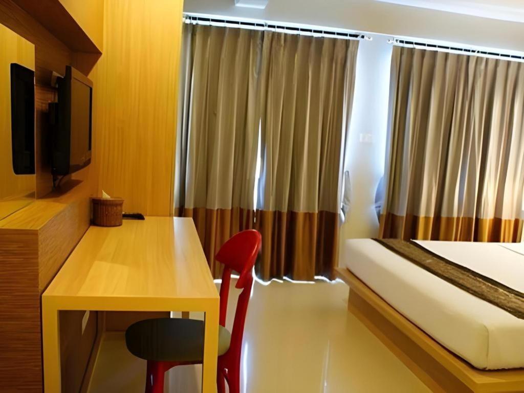 Chinotel Phuket Buitenkant foto