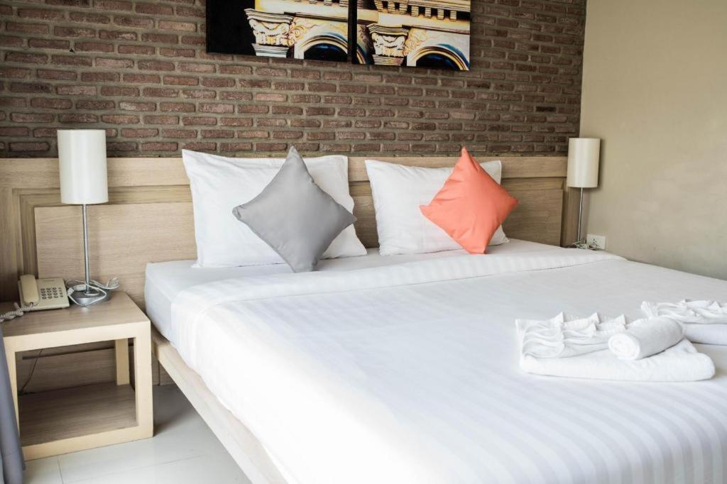 Chinotel Phuket Buitenkant foto