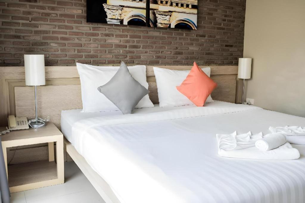 Chinotel Phuket Buitenkant foto